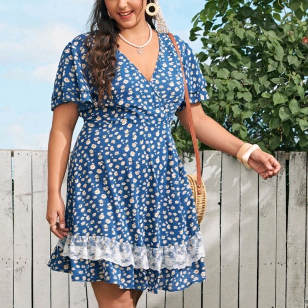 Contrast Lace Ditsy Floral Print Tie Back Dress